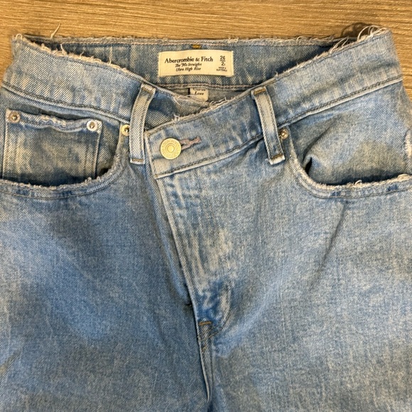 Abercrombie & Fitch “the 90s straight ultra high rise” - Picture 4 of 7